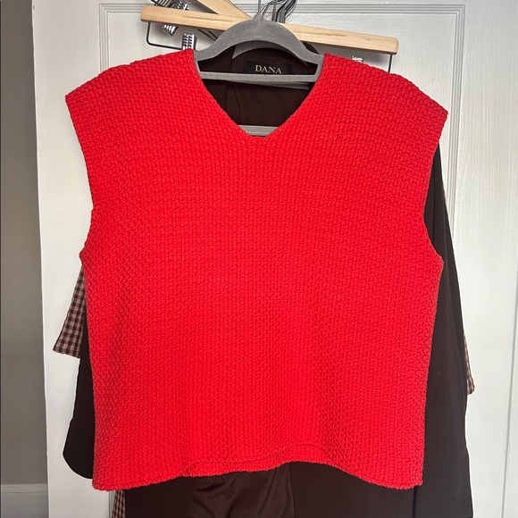 Babaa Bright Red Chunky Knit V-Neck Sweater Vest - Picture 3 of 9